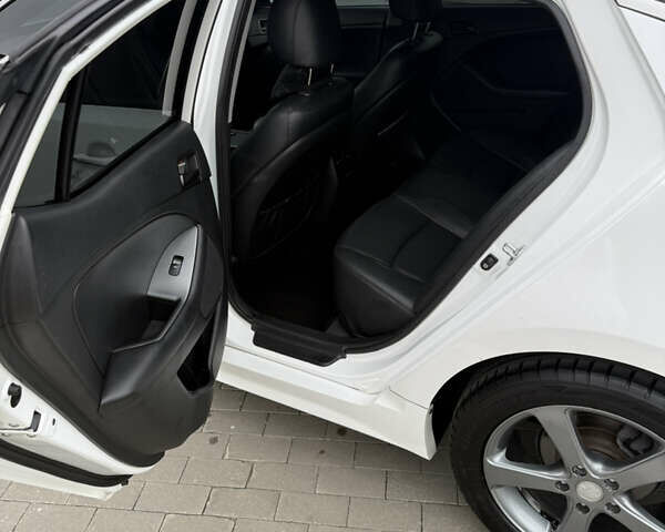 Белый Киа K5, объемом двигателя 2 л и пробегом 238 тыс. км за 11500 $, фото 9 на Automoto.ua