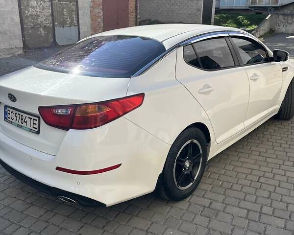 Белый Киа K5, объемом двигателя 2 л и пробегом 260 тыс. км за 10500 $, фото 13 на Automoto.ua
