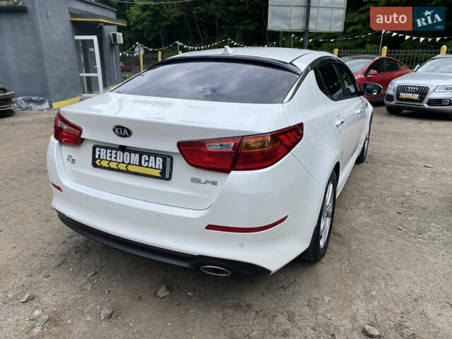 Белый Киа K5, объемом двигателя 2 л и пробегом 217 тыс. км за 11000 $, фото 3 на Automoto.ua