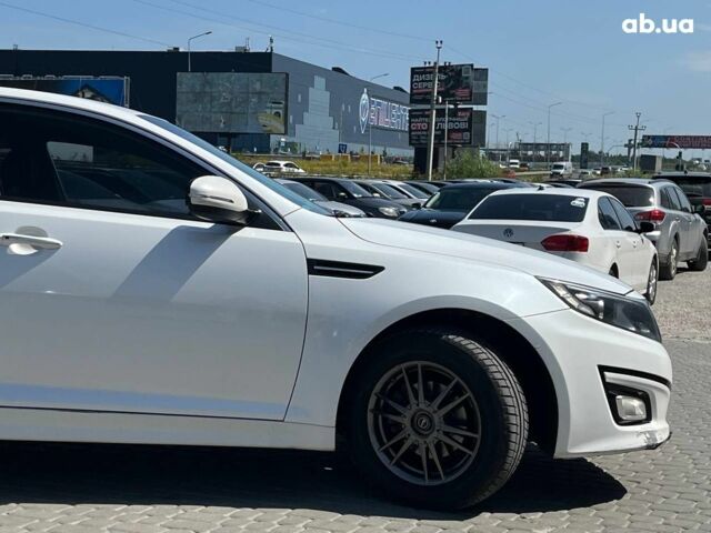 Белый Киа K5, объемом двигателя 2 л и пробегом 246 тыс. км за 10240 $, фото 4 на Automoto.ua