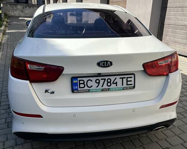Белый Киа K5, объемом двигателя 2 л и пробегом 260 тыс. км за 10500 $, фото 14 на Automoto.ua