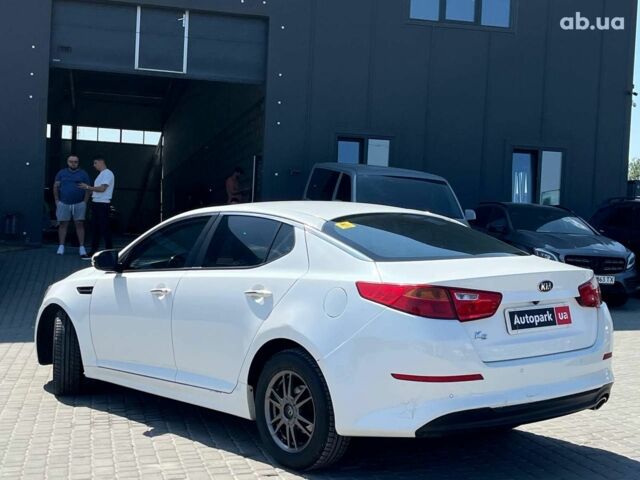 Белый Киа K5, объемом двигателя 2 л и пробегом 246 тыс. км за 10240 $, фото 9 на Automoto.ua