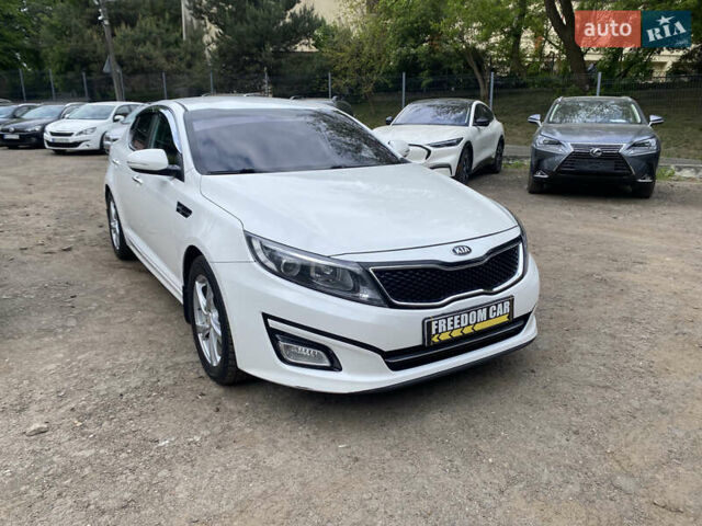 Белый Киа K5, объемом двигателя 2 л и пробегом 217 тыс. км за 11000 $, фото 1 на Automoto.ua