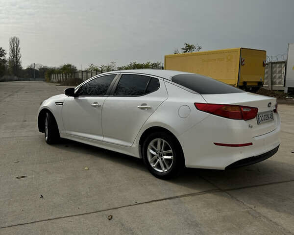 Белый Киа K5, объемом двигателя 2 л и пробегом 199 тыс. км за 12700 $, фото 6 на Automoto.ua