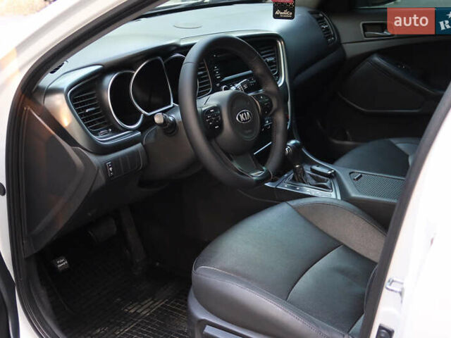 Белый Киа K5, объемом двигателя 2 л и пробегом 202 тыс. км за 11800 $, фото 13 на Automoto.ua