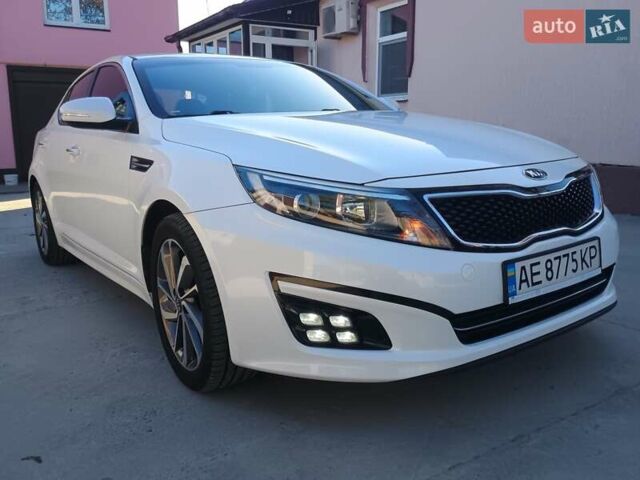 Белый Киа K5, объемом двигателя 2 л и пробегом 140 тыс. км за 10600 $, фото 6 на Automoto.ua