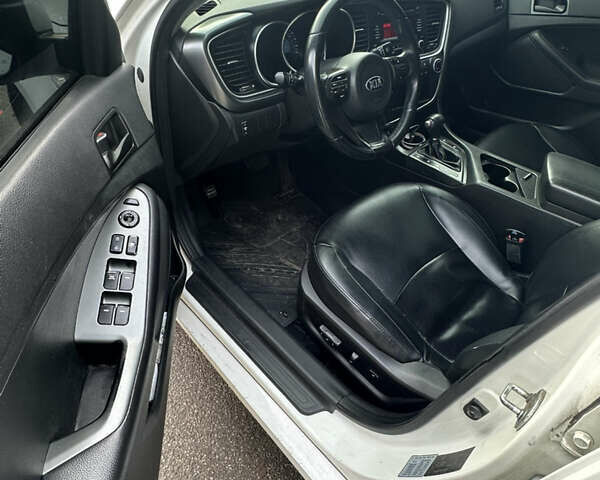 Белый Киа K5, объемом двигателя 2 л и пробегом 247 тыс. км за 7699 $, фото 9 на Automoto.ua