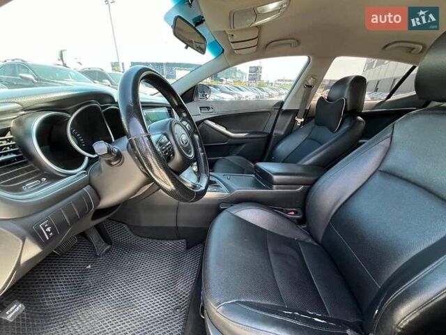 Белый Киа K5, объемом двигателя 2 л и пробегом 246 тыс. км за 10240 $, фото 18 на Automoto.ua