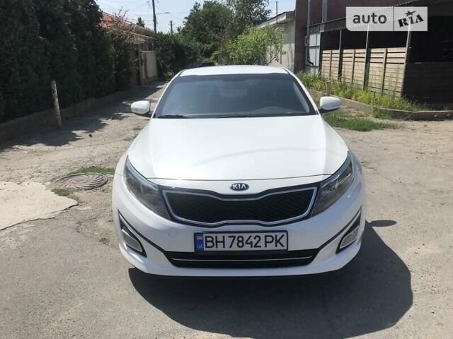 Белый Киа K5, объемом двигателя 2 л и пробегом 226 тыс. км за 10300 $, фото 1 на Automoto.ua
