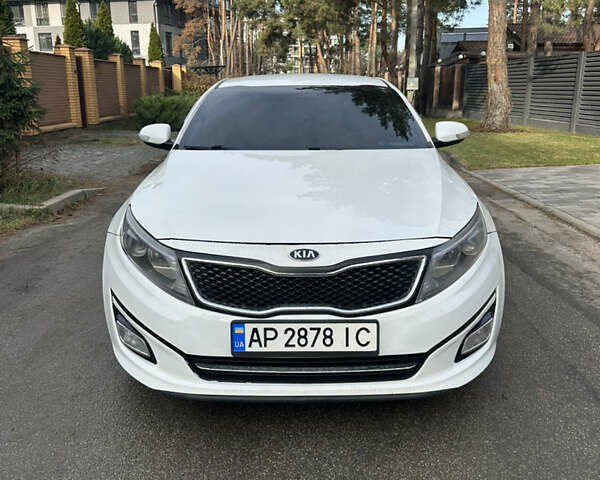 Белый Киа K5, объемом двигателя 2 л и пробегом 247 тыс. км за 7699 $, фото 2 на Automoto.ua