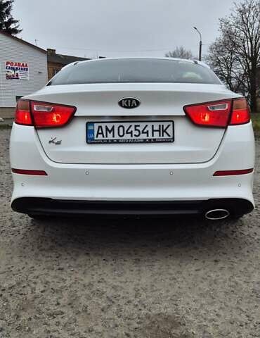 Белый Киа K5, объемом двигателя 2 л и пробегом 229 тыс. км за 9500 $, фото 2 на Automoto.ua