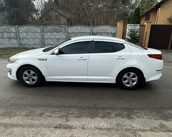 Белый Киа K5, объемом двигателя 2 л и пробегом 247 тыс. км за 7699 $, фото 8 на Automoto.ua