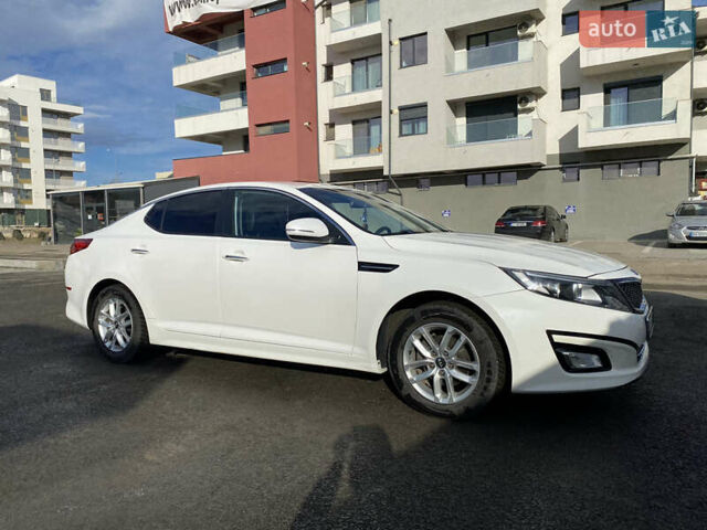 Белый Киа K5, объемом двигателя 2 л и пробегом 190 тыс. км за 11000 $, фото 1 на Automoto.ua