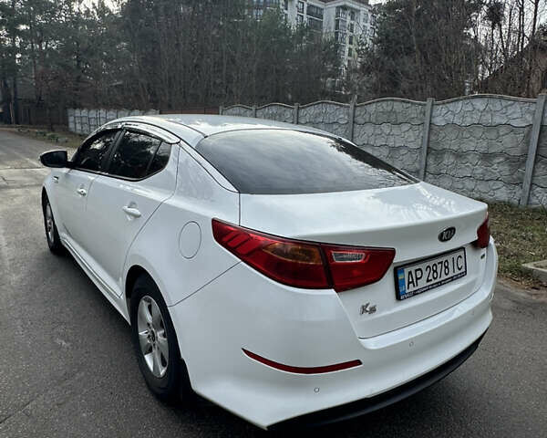 Белый Киа K5, объемом двигателя 2 л и пробегом 247 тыс. км за 7699 $, фото 7 на Automoto.ua