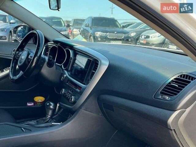 Белый Киа K5, объемом двигателя 2 л и пробегом 246 тыс. км за 10240 $, фото 39 на Automoto.ua