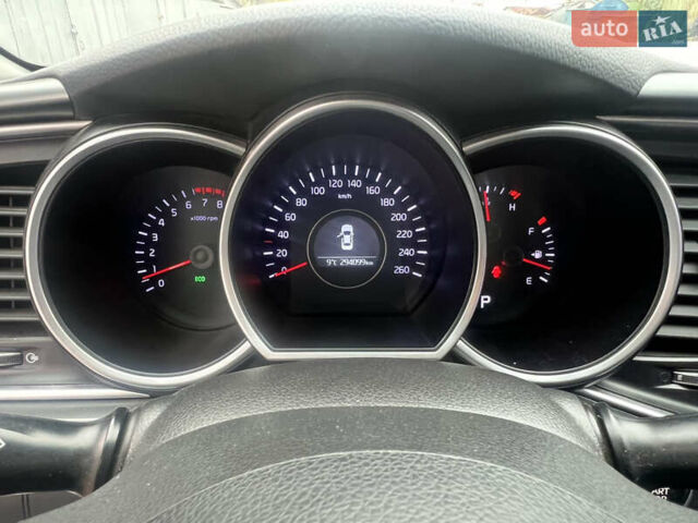 Белый Киа K5, объемом двигателя 2 л и пробегом 295 тыс. км за 7900 $, фото 7 на Automoto.ua