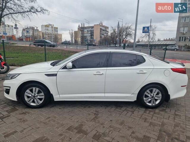 Белый Киа K5, объемом двигателя 2 л и пробегом 295 тыс. км за 8500 $, фото 2 на Automoto.ua