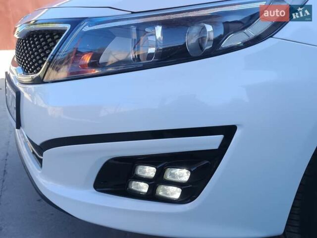 Белый Киа K5, объемом двигателя 2 л и пробегом 140 тыс. км за 10600 $, фото 9 на Automoto.ua
