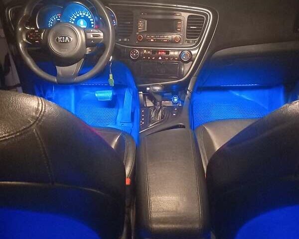 Білий Кіа K5, об'ємом двигуна 2 л та пробігом 260 тис. км за 9800 $, фото 2 на Automoto.ua