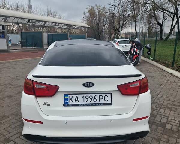 Белый Киа K5, объемом двигателя 2 л и пробегом 295 тыс. км за 8500 $, фото 4 на Automoto.ua