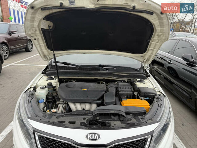 Белый Киа K5, объемом двигателя 2 л и пробегом 238 тыс. км за 11500 $, фото 22 на Automoto.ua