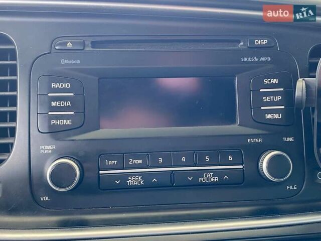 Білий Кіа K5, об'ємом двигуна 2 л та пробігом 290 тис. км за 8800 $, фото 29 на Automoto.ua