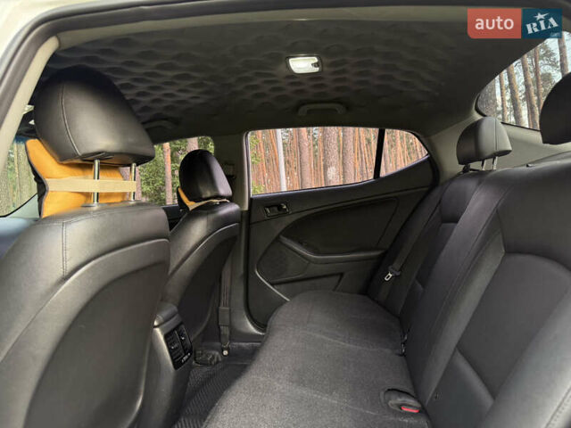 Белый Киа K5, объемом двигателя 2 л и пробегом 372 тыс. км за 8500 $, фото 15 на Automoto.ua