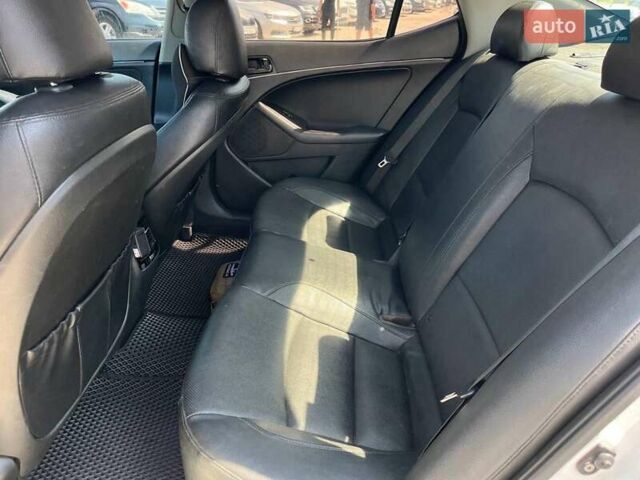 Белый Киа K5, объемом двигателя 2 л и пробегом 246 тыс. км за 10240 $, фото 29 на Automoto.ua