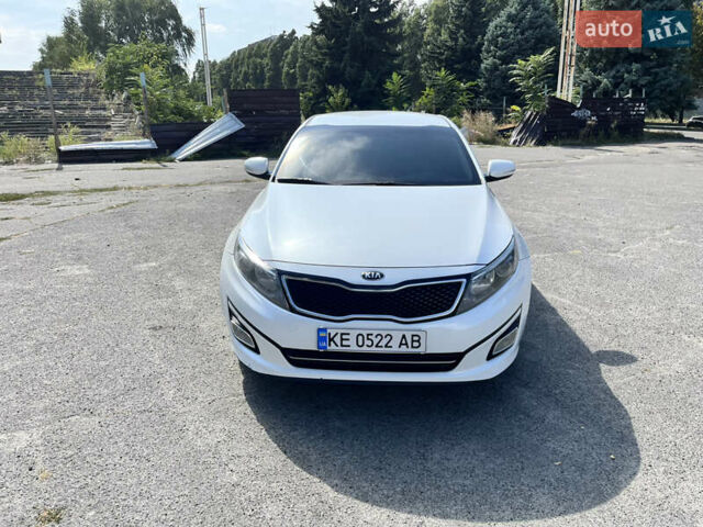 Білий Кіа K5, об'ємом двигуна 2 л та пробігом 395 тис. км за 10000 $, фото 2 на Automoto.ua