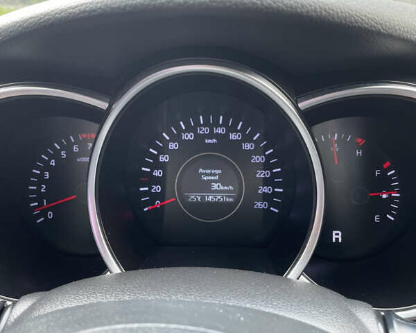 Белый Киа K5, объемом двигателя 2 л и пробегом 145 тыс. км за 10500 $, фото 26 на Automoto.ua