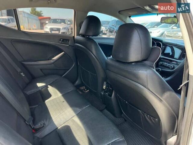 Белый Киа K5, объемом двигателя 2 л и пробегом 246 тыс. км за 10240 $, фото 36 на Automoto.ua