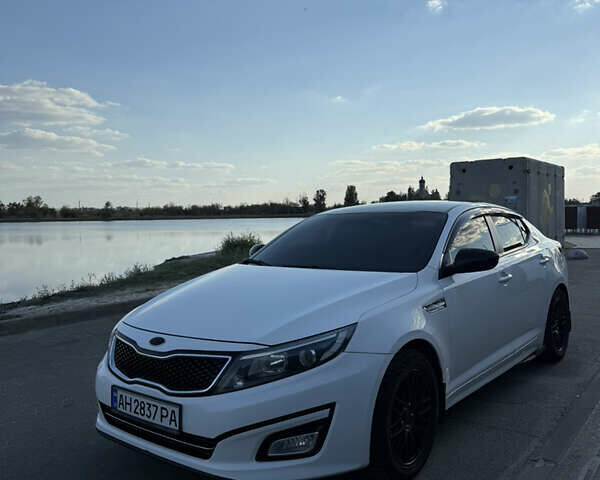 Белый Киа K5, объемом двигателя 2 л и пробегом 150 тыс. км за 10000 $, фото 2 на Automoto.ua