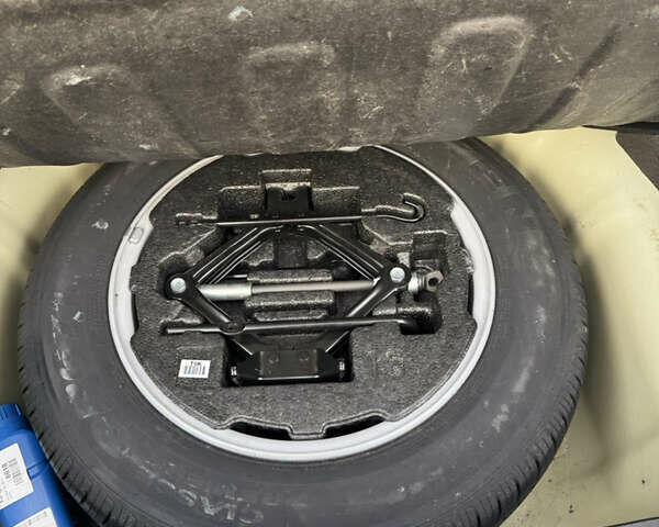 Белый Киа K5, объемом двигателя 2 л и пробегом 199 тыс. км за 12700 $, фото 32 на Automoto.ua