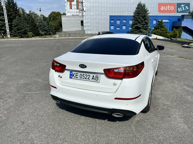 Білий Кіа K5, об'ємом двигуна 2 л та пробігом 395 тис. км за 10000 $, фото 3 на Automoto.ua