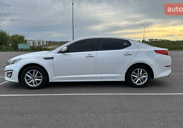 Белый Киа K5, объемом двигателя 2 л и пробегом 272 тыс. км за 9900 $, фото 3 на Automoto.ua