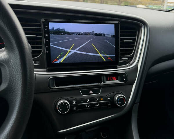 Белый Киа K5, объемом двигателя 2 л и пробегом 238 тыс. км за 11500 $, фото 17 на Automoto.ua