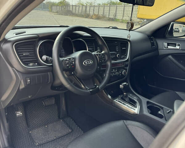 Белый Киа K5, объемом двигателя 2 л и пробегом 199 тыс. км за 12700 $, фото 15 на Automoto.ua