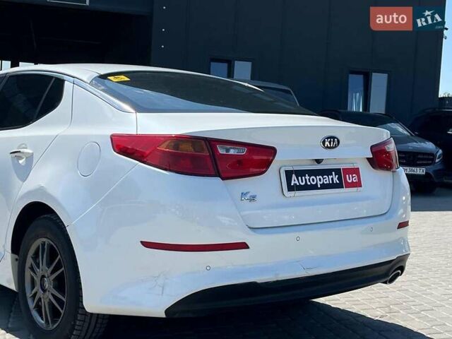 Белый Киа K5, объемом двигателя 2 л и пробегом 246 тыс. км за 10240 $, фото 8 на Automoto.ua