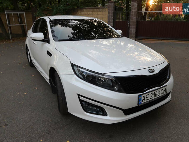 Белый Киа K5, объемом двигателя 2 л и пробегом 202 тыс. км за 11800 $, фото 5 на Automoto.ua