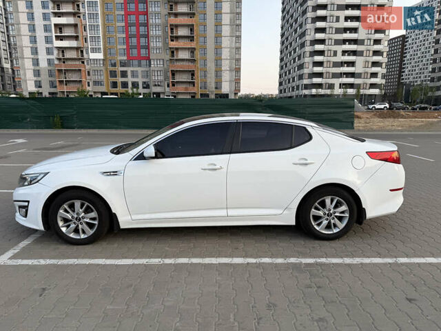 Белый Киа K5, объемом двигателя 2 л и пробегом 376 тыс. км за 8600 $, фото 1 на Automoto.ua
