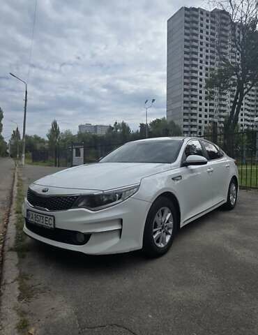 Белый Киа K5, объемом двигателя 2 л и пробегом 233 тыс. км за 11899 $, фото 40 на Automoto.ua