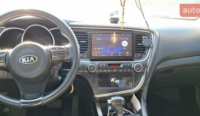 Белый Киа K5, объемом двигателя 2 л и пробегом 245 тыс. км за 9200 $, фото 11 на Automoto.ua