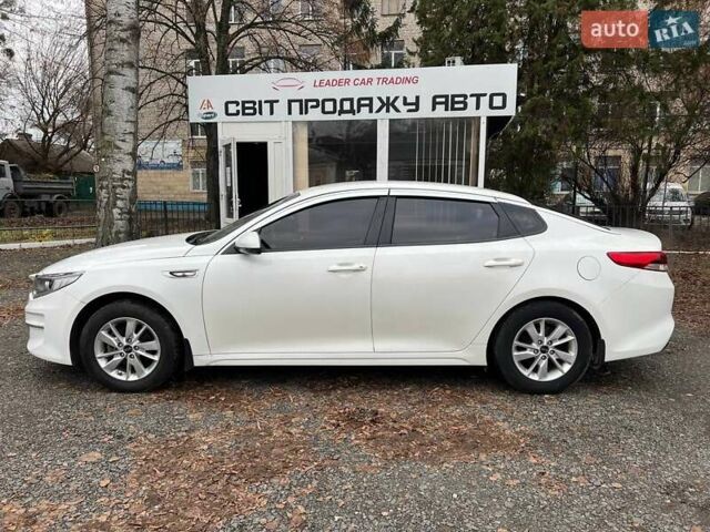 Білий Кіа K5, об'ємом двигуна 2 л та пробігом 133 тис. км за 10200 $, фото 4 на Automoto.ua