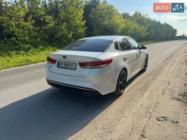 Белый Киа K5, объемом двигателя 2 л и пробегом 240 тыс. км за 10900 $, фото 18 на Automoto.ua