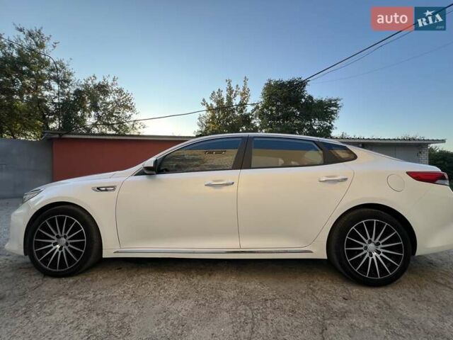 Білий Кіа K5, об'ємом двигуна 2 л та пробігом 247 тис. км за 12000 $, фото 8 на Automoto.ua