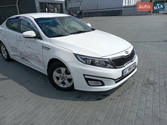 Белый Киа K5, объемом двигателя 2 л и пробегом 237 тыс. км за 7500 $, фото 1 на Automoto.ua