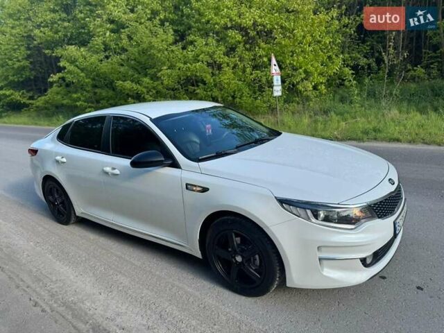 Белый Киа K5, объемом двигателя 2 л и пробегом 240 тыс. км за 10900 $, фото 17 на Automoto.ua