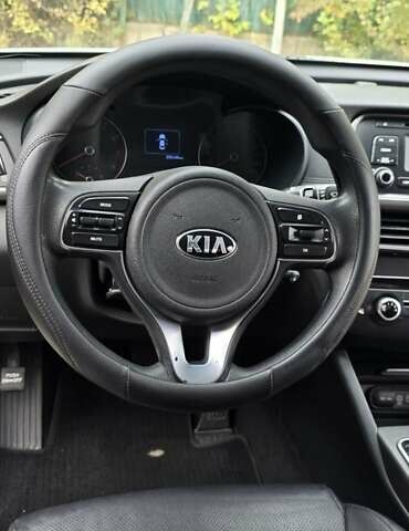Белый Киа K5, объемом двигателя 2 л и пробегом 233 тыс. км за 11899 $, фото 9 на Automoto.ua