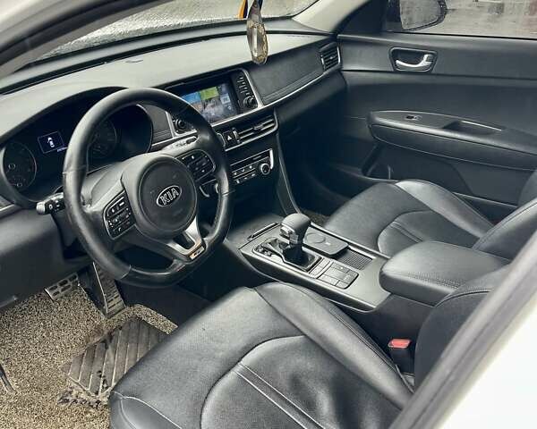 Белый Киа K5, объемом двигателя 2 л и пробегом 272 тыс. км за 12200 $, фото 8 на Automoto.ua