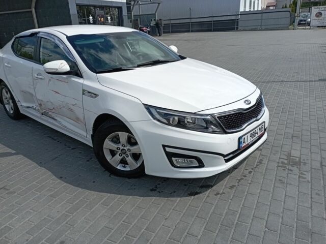 Білий Кіа K5, об'ємом двигуна 2 л та пробігом 237 тис. км за 8092 $, фото 2 на Automoto.ua